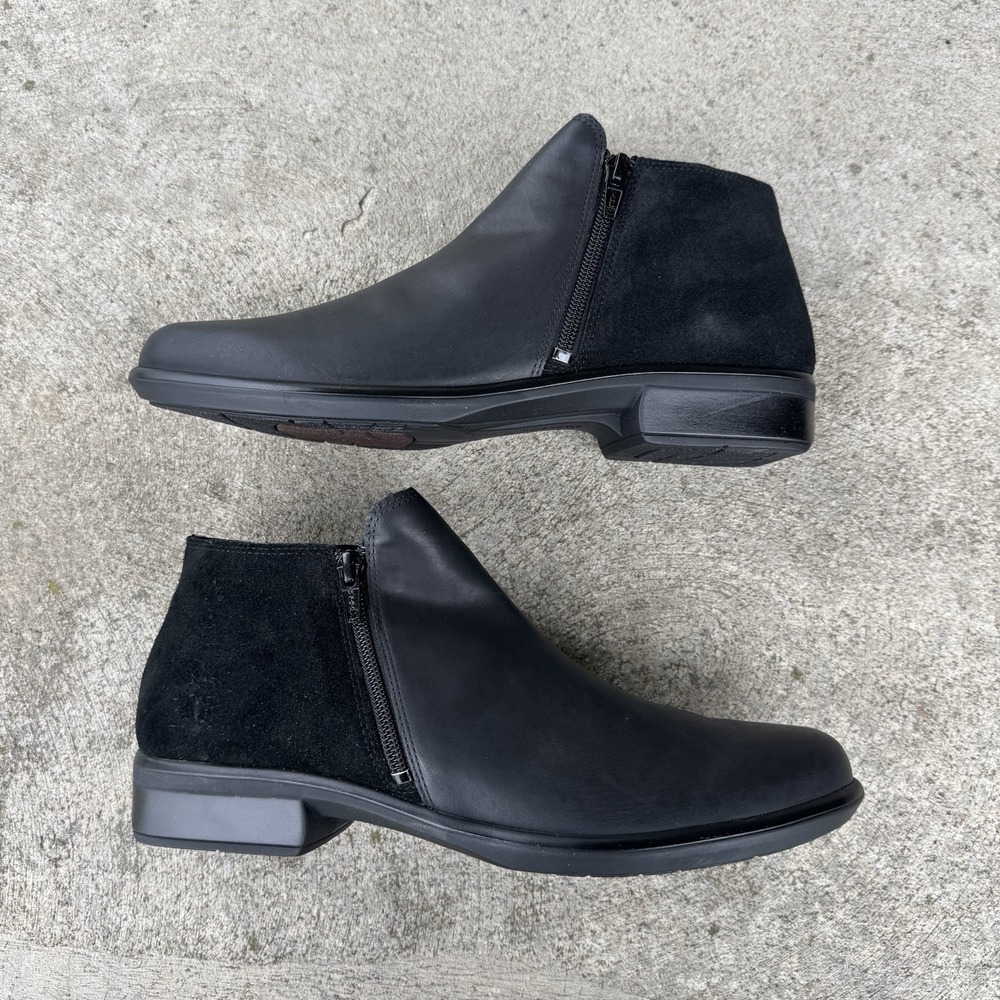 Naot Helm Bootie Black Suede Womens Sz US 11 42 EU Zip New With Box 26030
